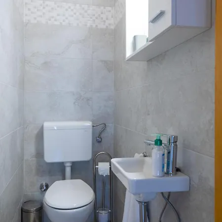2 Bedroom Beautiful In *